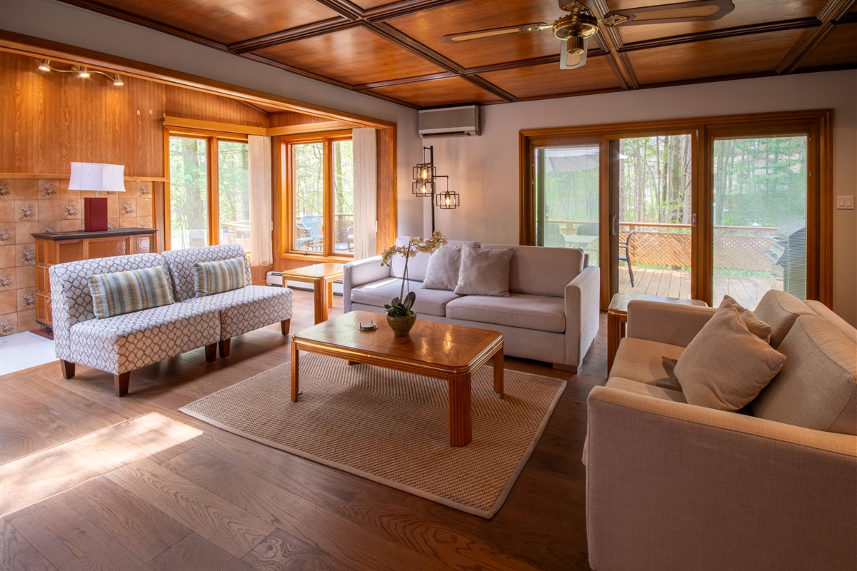 19dee5986b6446d887aba9a9fd117cc4 Large