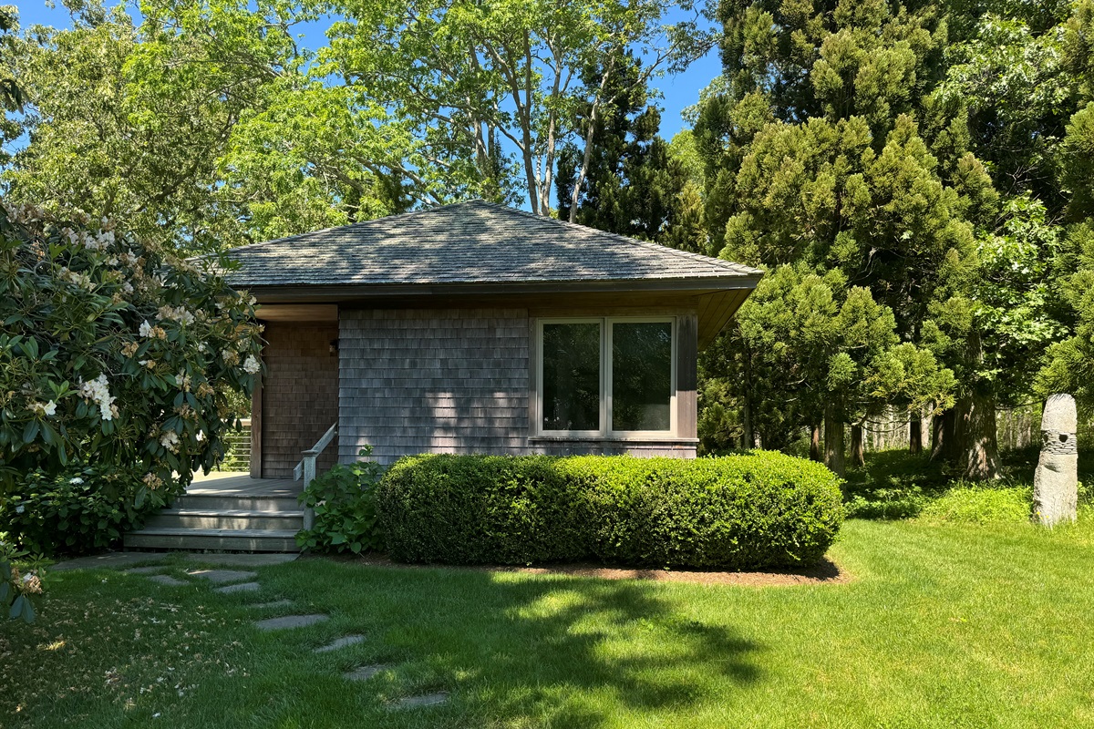 Guest residence