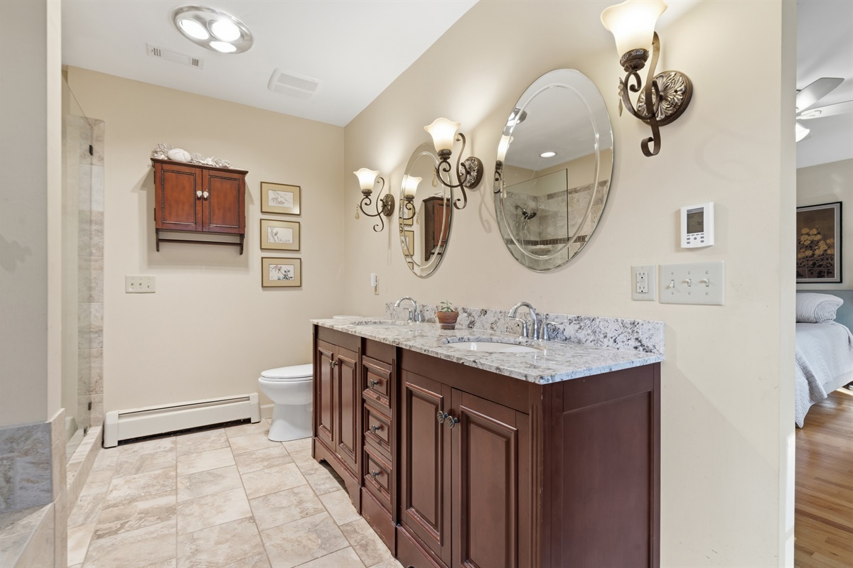 Two sinks, more space to get ready