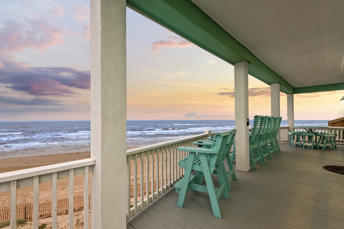 19e98820d8a341aaa2ded5ccd976d08b Large | Beachhouse | Texas | TX | Vacation Homes | Galveston | Crystal Beach | Kokomo | Breezy Days | Beachfront Elegance | Sunrise Serenity | Southern Sands Property Management, LLC