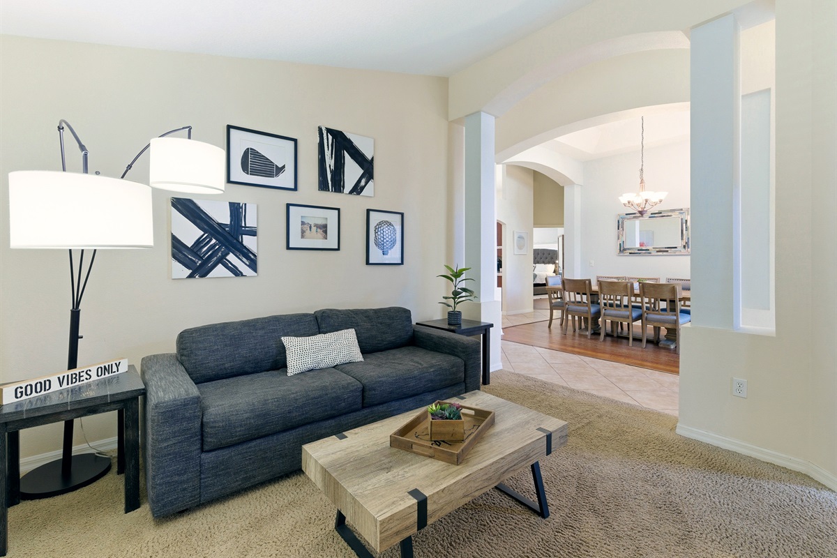 Sitting room/additional sleep space