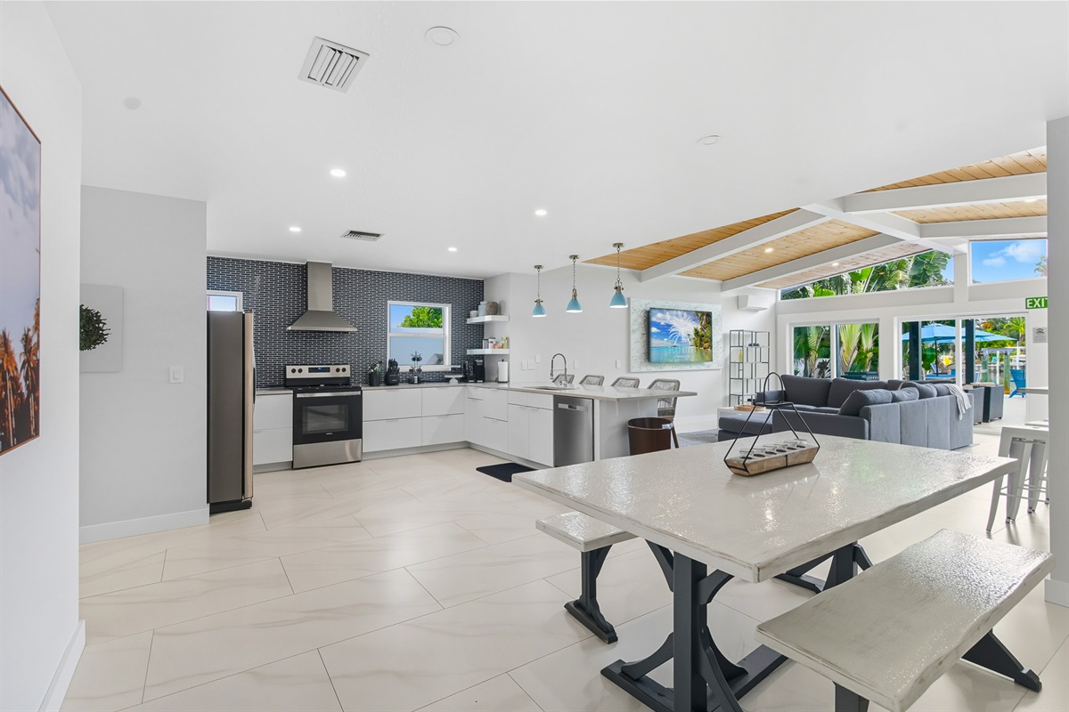 Guests enjoying the living, dining and kitchen rooms all have a gorgeous view.