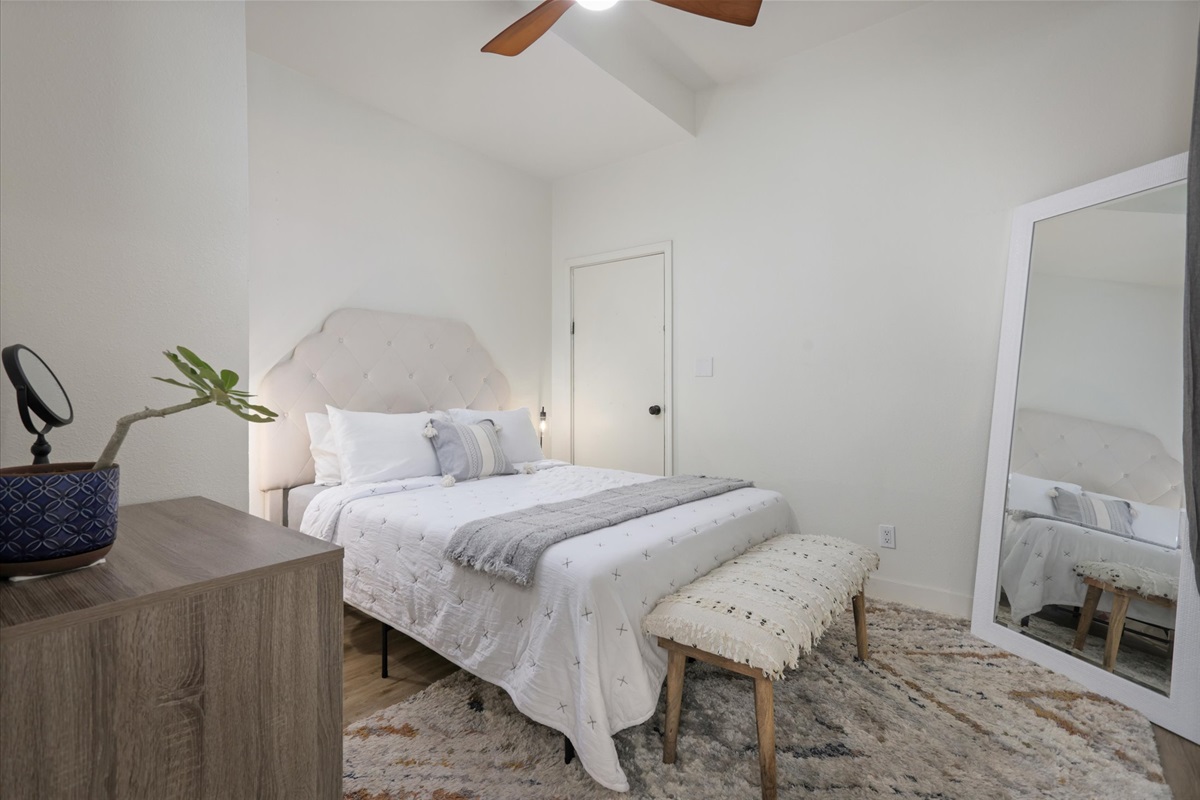 Front bedroom with queen size bed