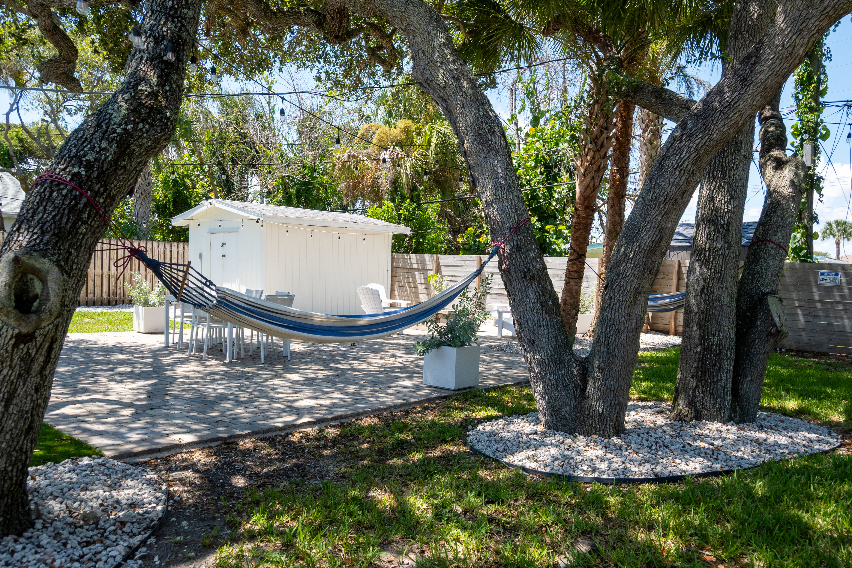 Shared hammock in the Garnet Beaches courtyard