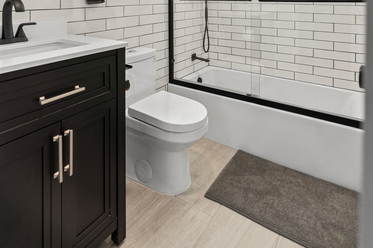 ✨ Brand-New Freshly Remodeled Bathrooms