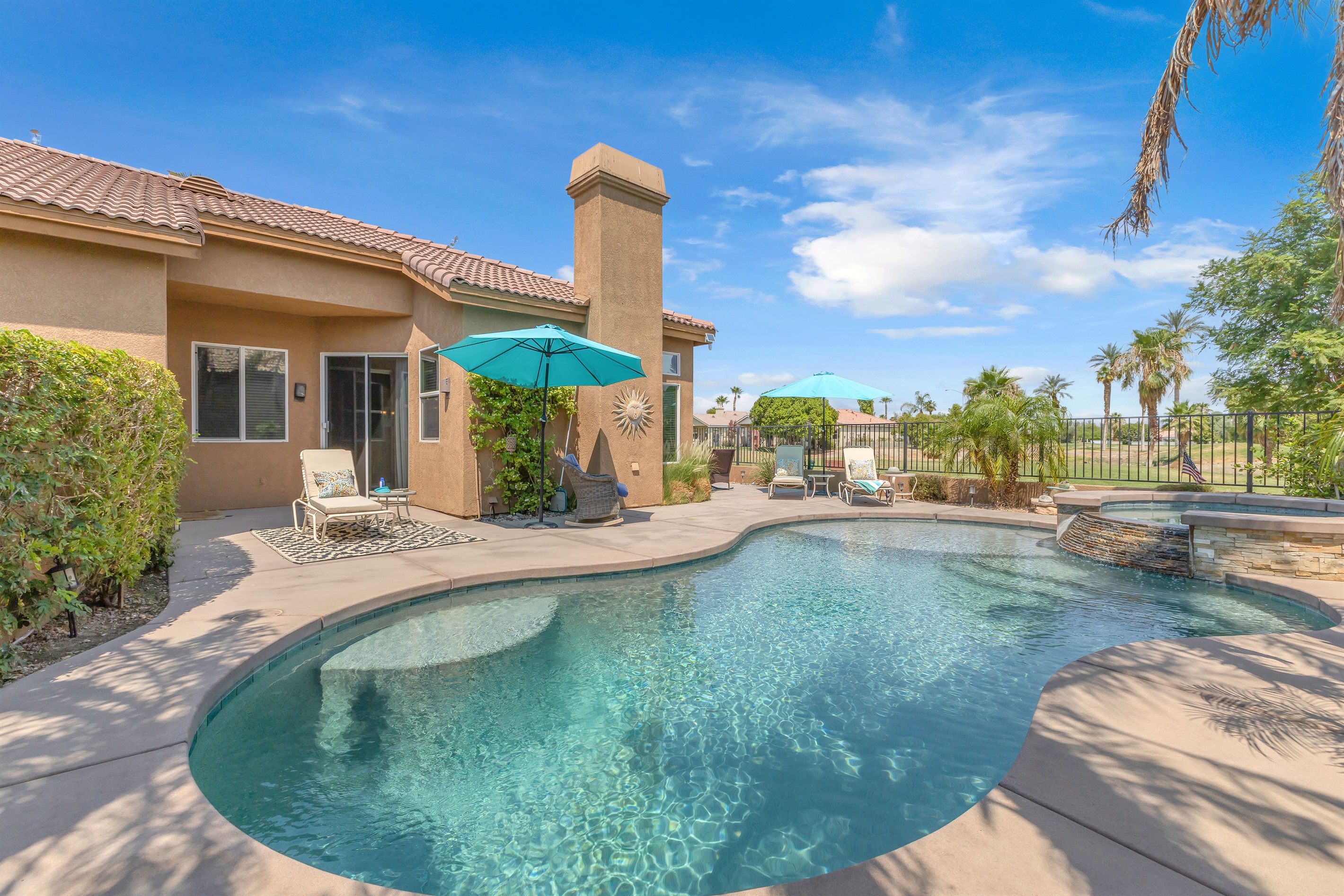 Pool/Spa with Baja Ledge