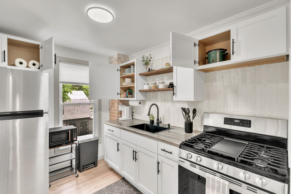 Forget something? We have exactly what you need to cook and have dinners at home.