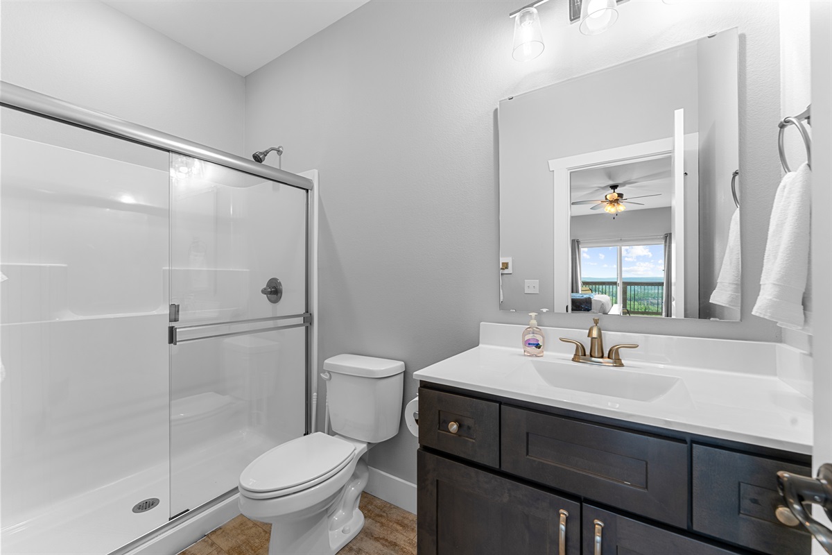 Bedroom 10 Ensuite Bathroom