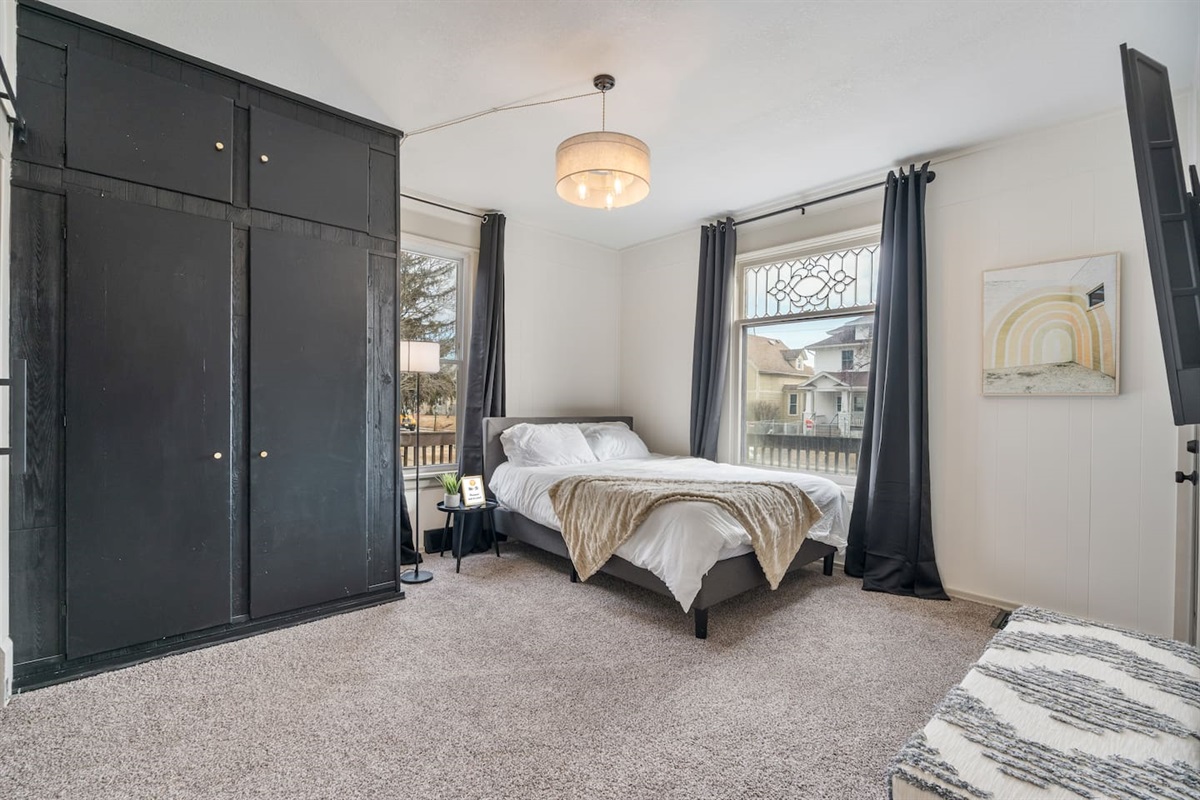 Welcome to your relaxing retreat bedroom. Includes a memory foam cooling Queen size mattress with extra bedding and pillows provided.