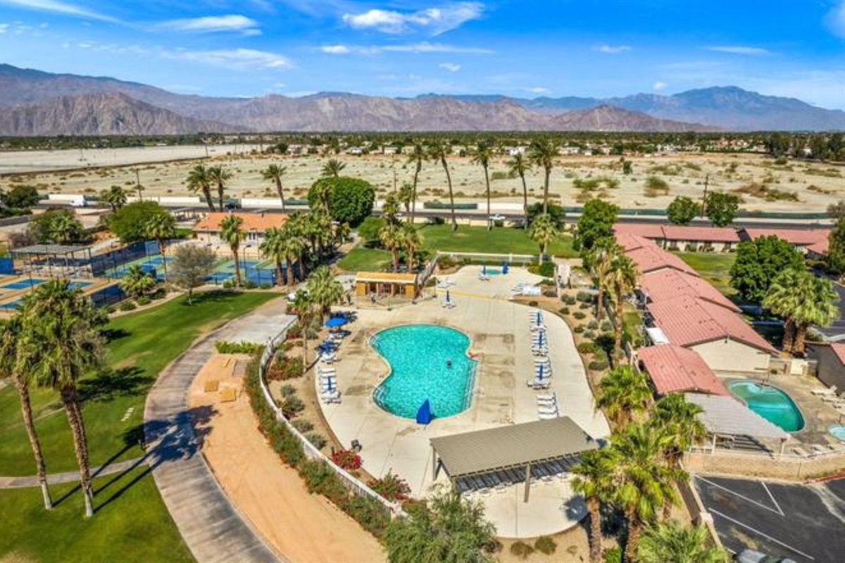 Community pool and spa