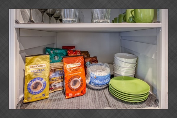 Wake-up with a tasty cup of Kenyan coffee, or Starbucks decaf or regular.  We also offer Kenyan Tea!