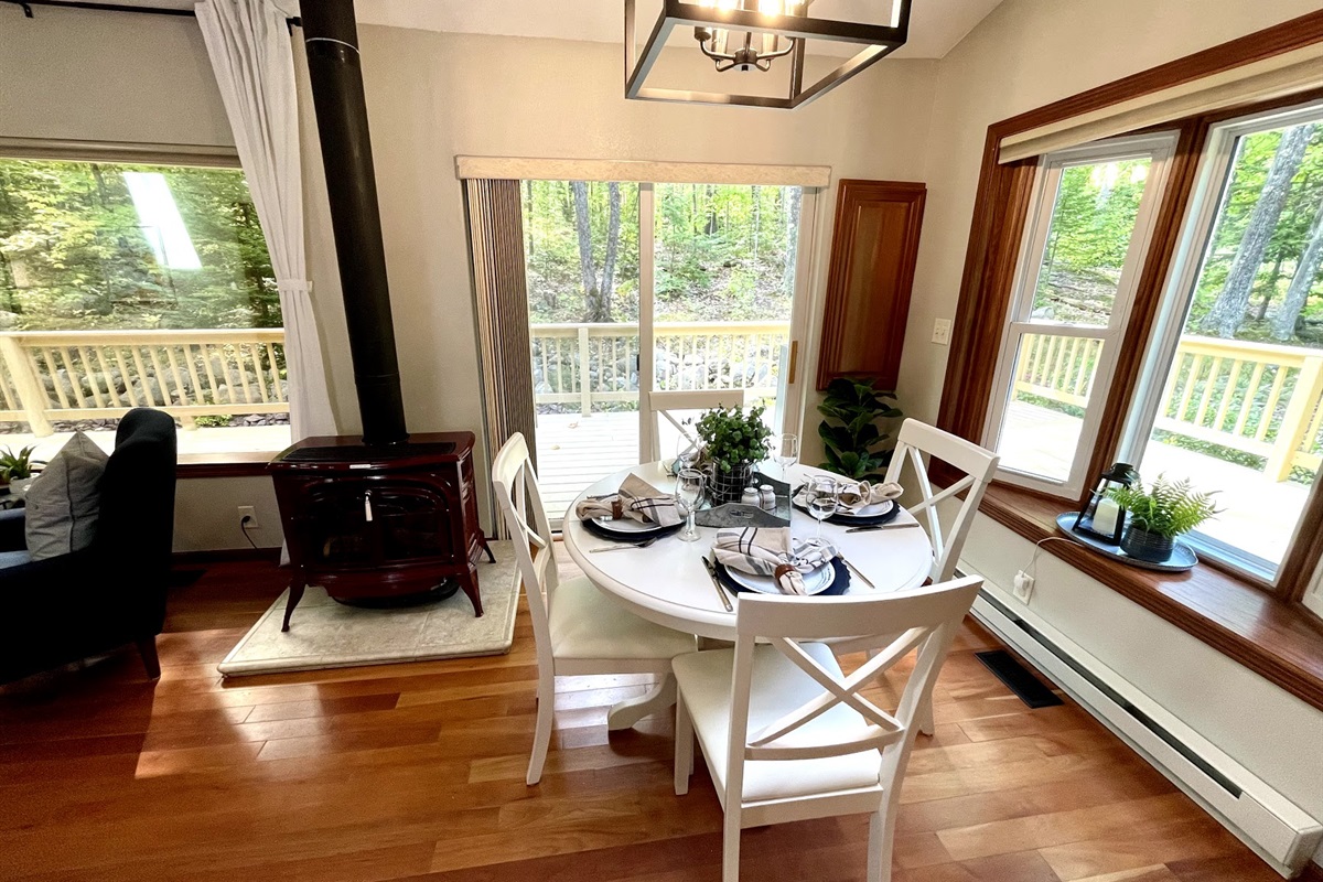 Main Cottage dining room