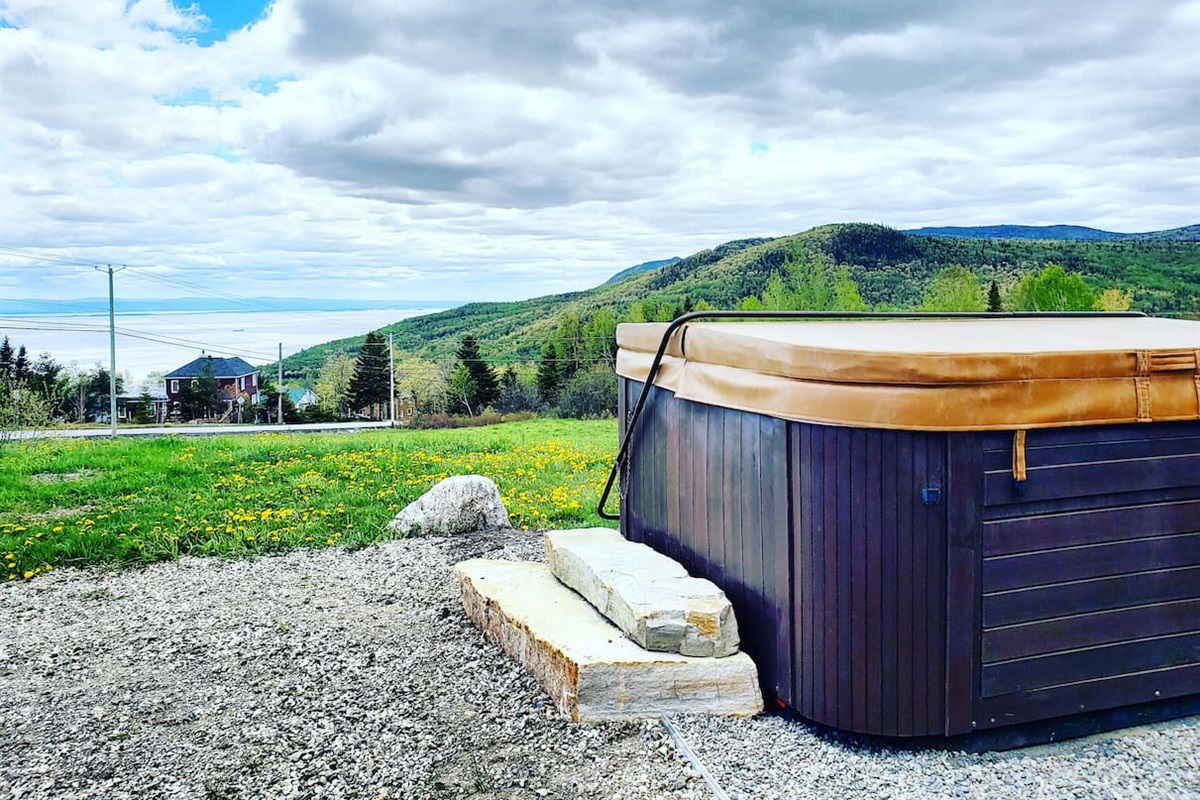 Soak away the day's excitement in total comfort
