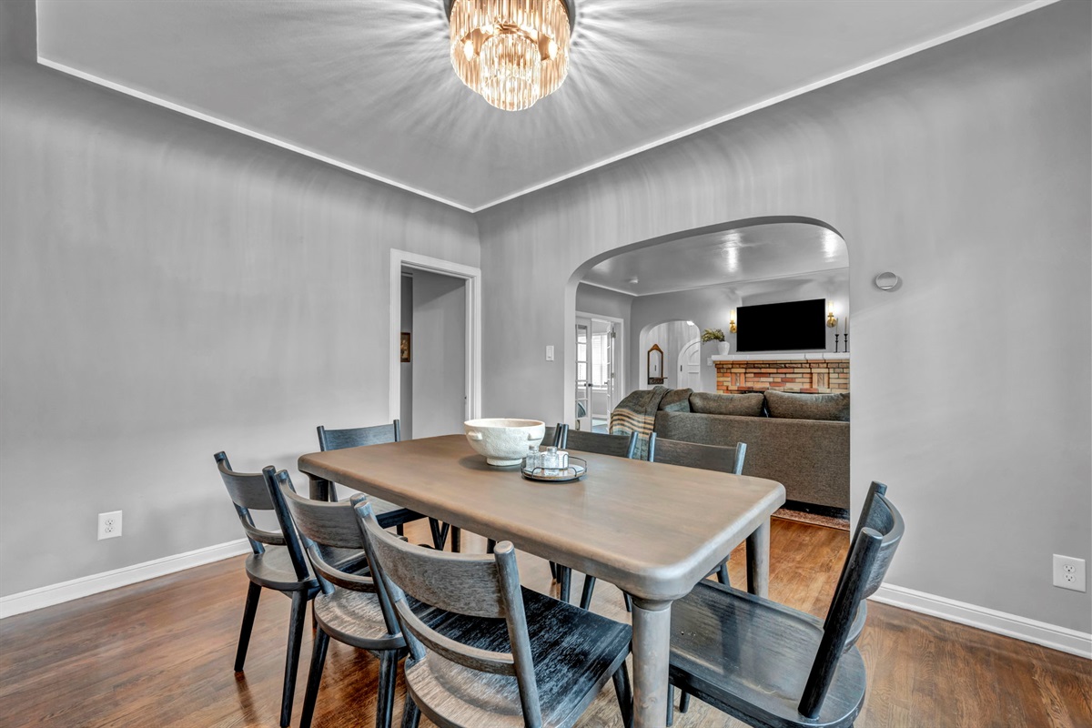 Meals will be a delight around this dining table.