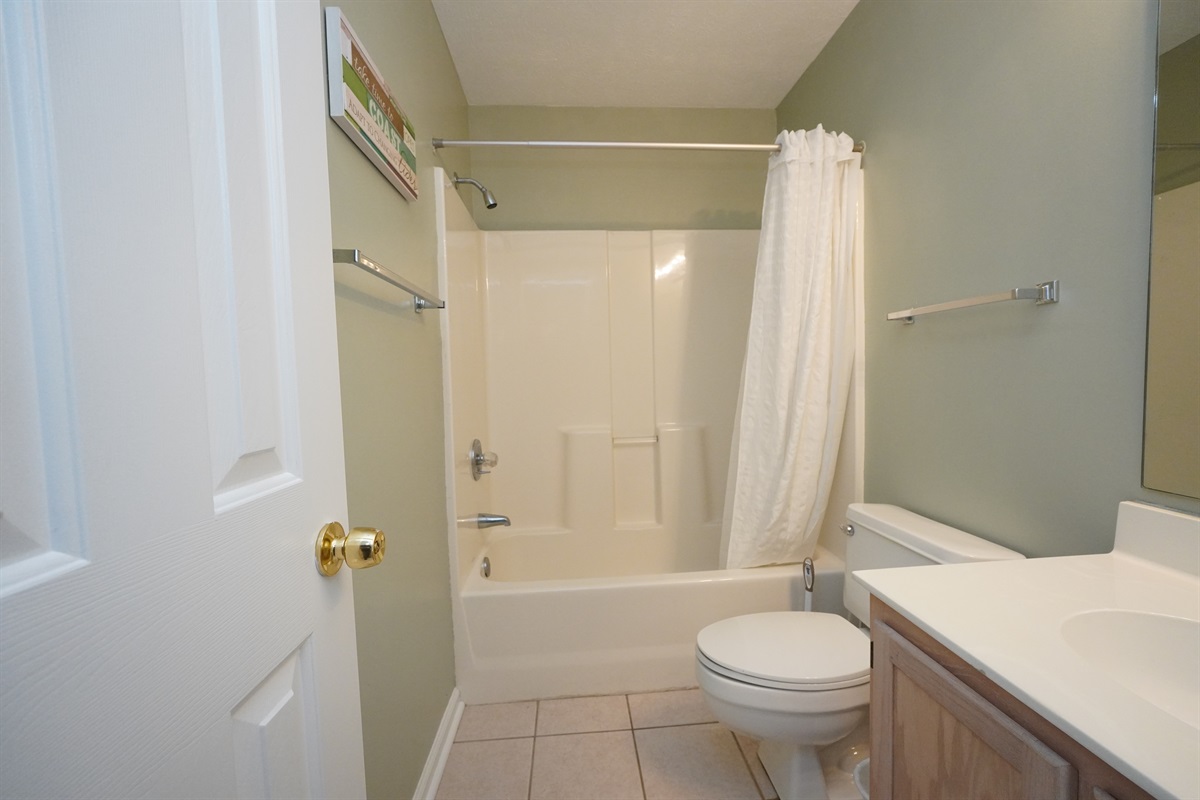 Common area Bath with Tub/Shower
