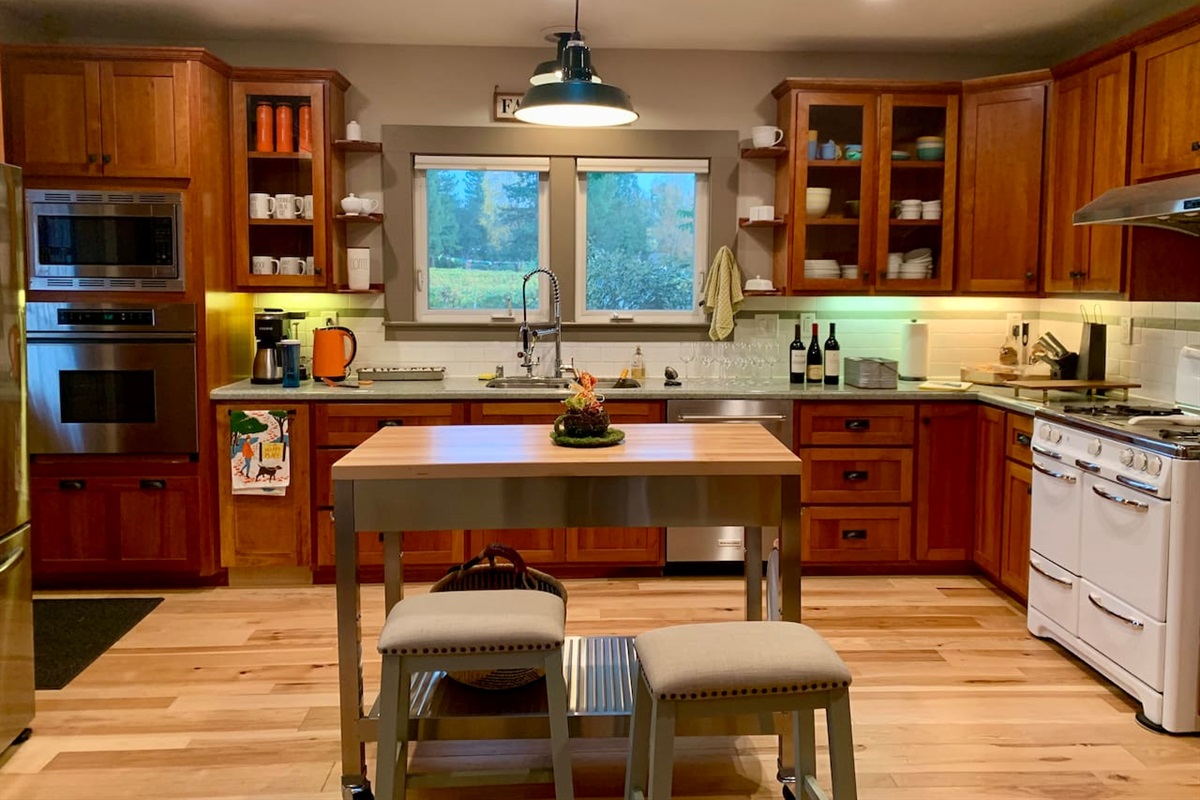 Unleash your inner chef in our fully equipped kitchen!