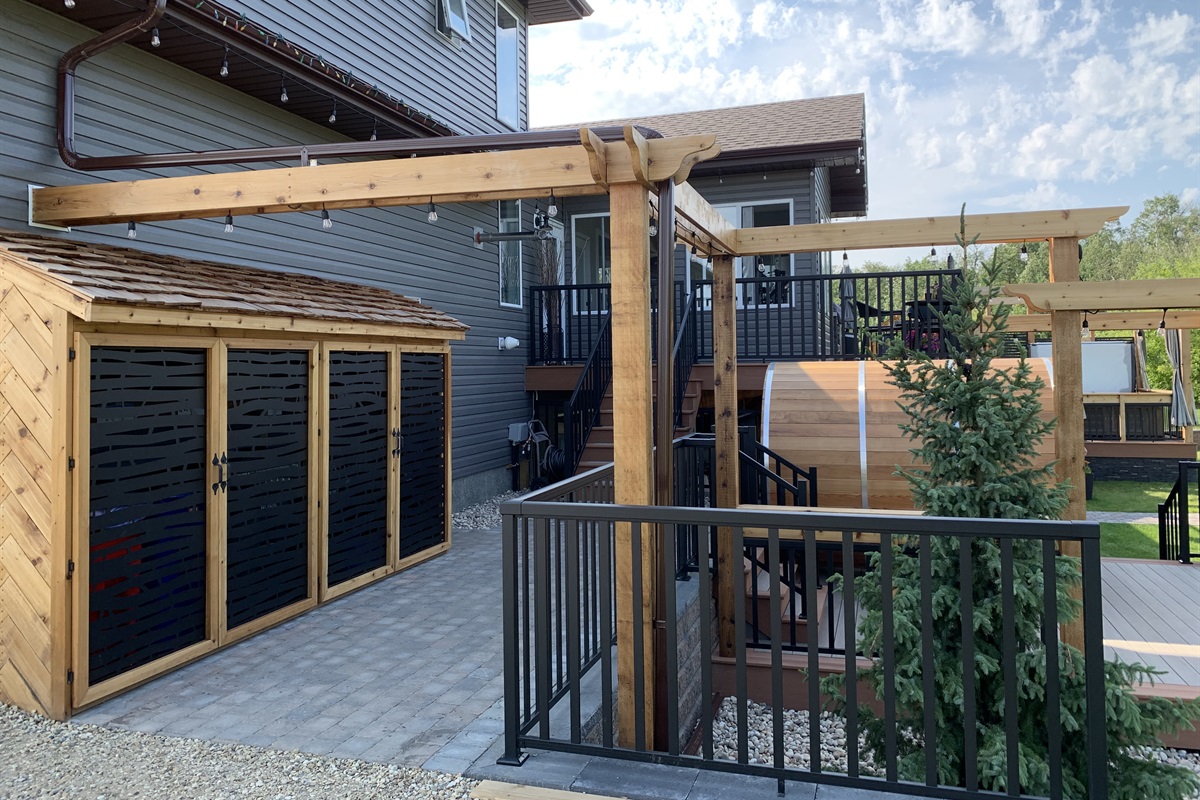 COURT YARD ENTRY. ENTRY TO LOFT SUITE IS THROUGH THE COURT YARD AND UP THE FIRST SET OF STAIRS TO YOUR LEFT.