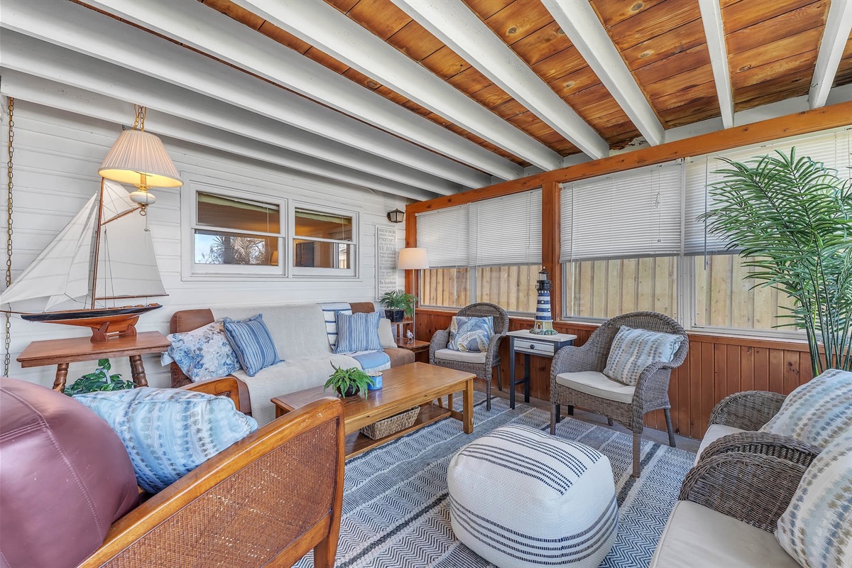 1a7c6011d0854cfdb2b8efd9f723d4c4 Large