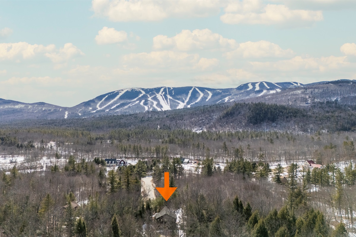A bird’s-eye view of your relaxing Newry getaway near Sunday River.