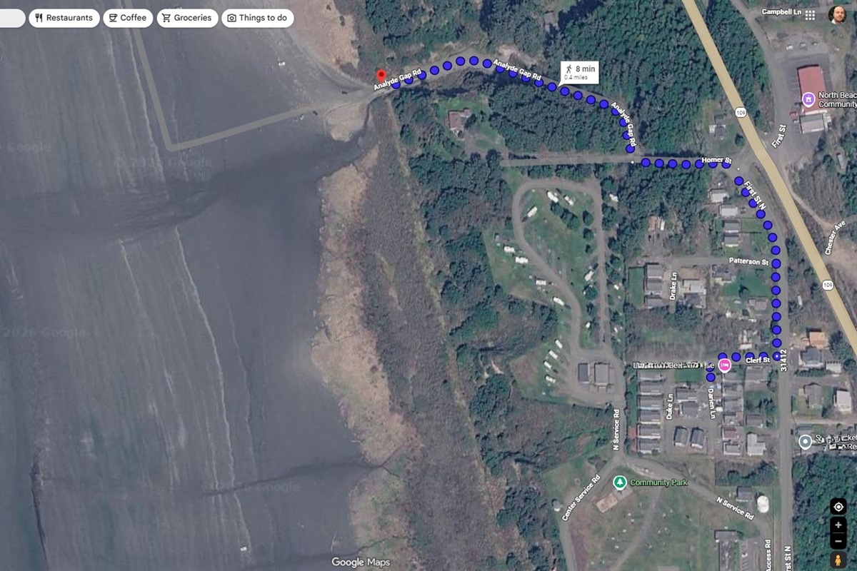 Beach is an 8-min walk or 90 second drive (we are on the bluff on the north end of town).  Park right on the sand!