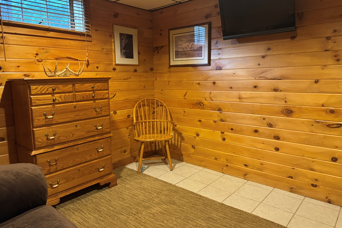Lower level sitting area