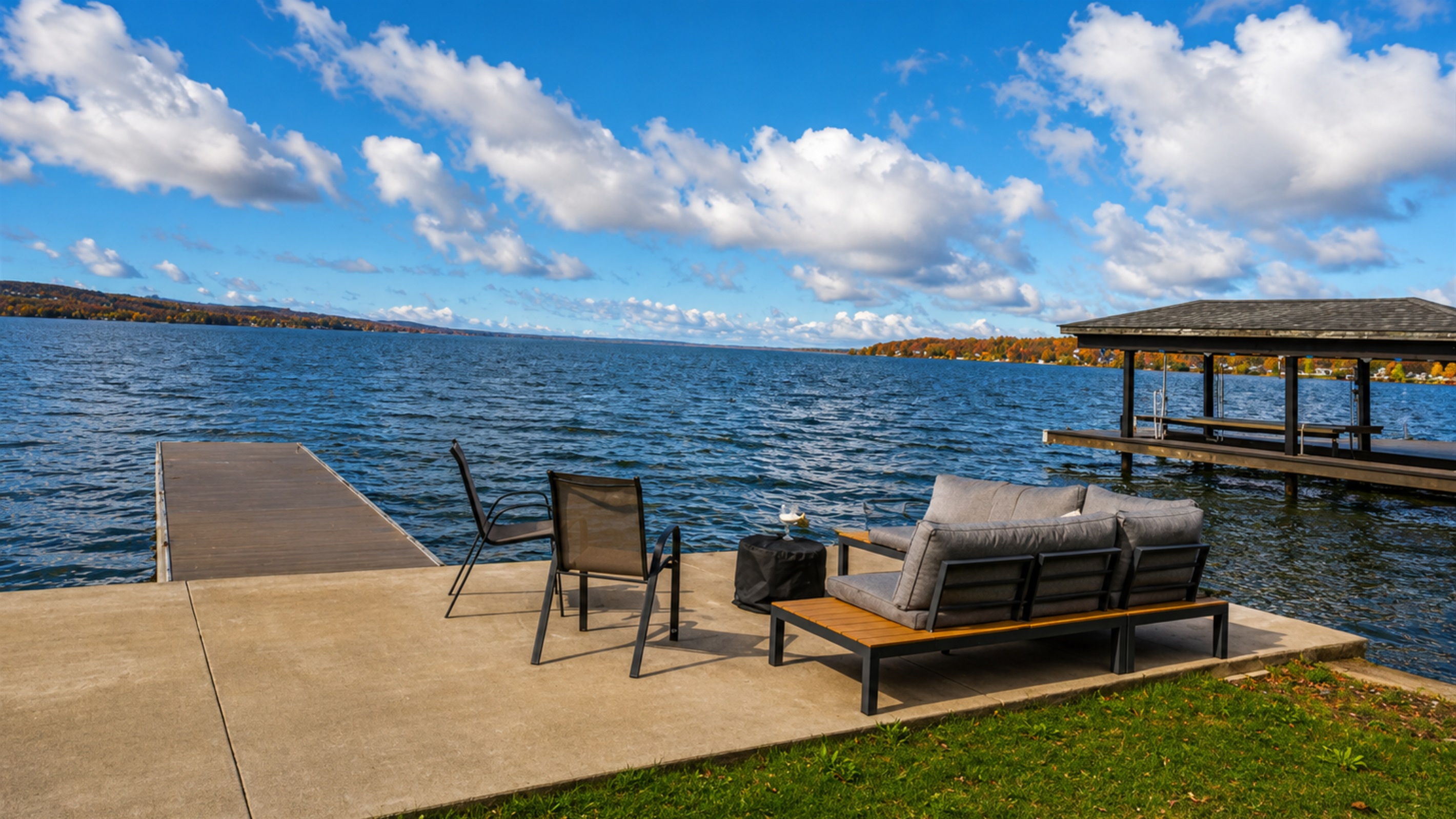 Wake up to stunning lakefront views and enjoy direct access to the water from your private dock—perfect for morning coffee or sunset lounging. 🌅🚤🪑