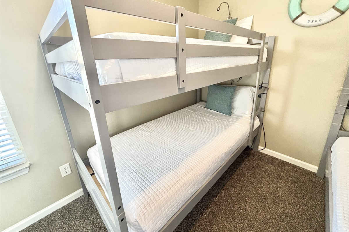 Bunks with 100lb weight limit