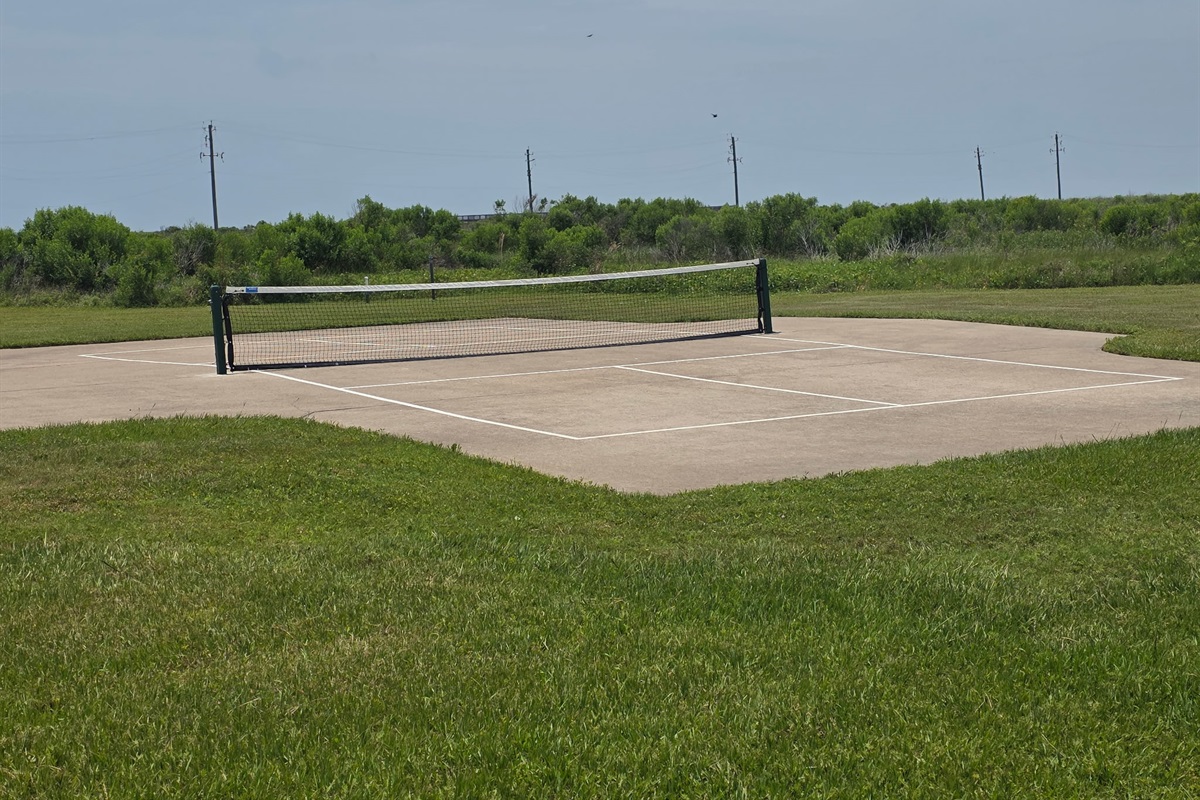 Pointe West Pickle-ball Court (not included in rate)