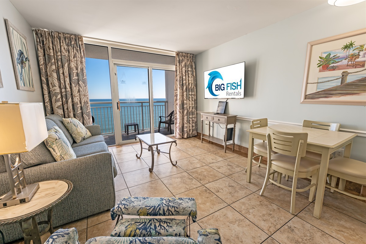 Amazing Living Room with Stunning Views🌊☀️