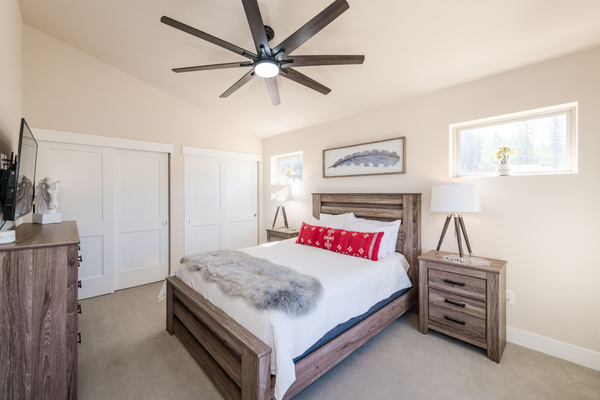 Upstairs Bedroom 2 (Queen) Dresser and Double Closets, Smart TV