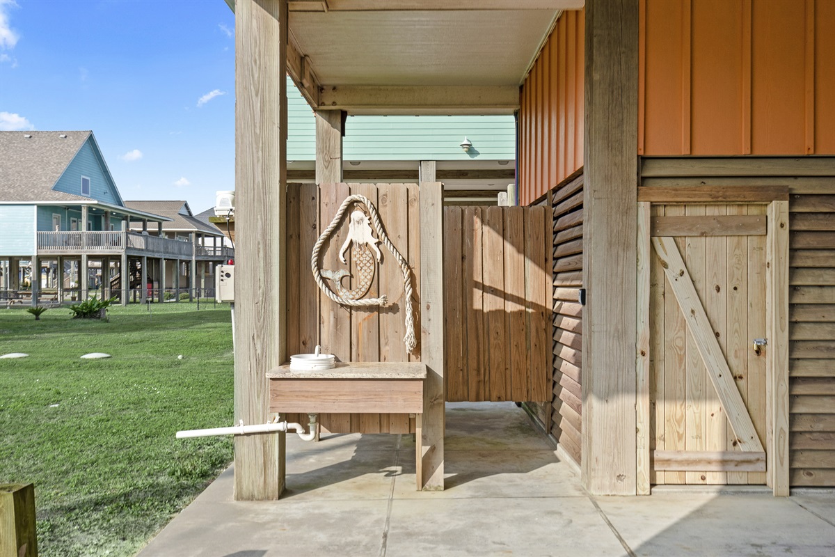 1ac86ac092ac41179c88242cc59717c3 Large | Beachhouse | Texas | TX | Vacation Homes | Galveston | Crystal Beach | Kokomo | Breezy Days | Beachfront Elegance | Sunrise Serenity | Southern Sands Property Management, LLC