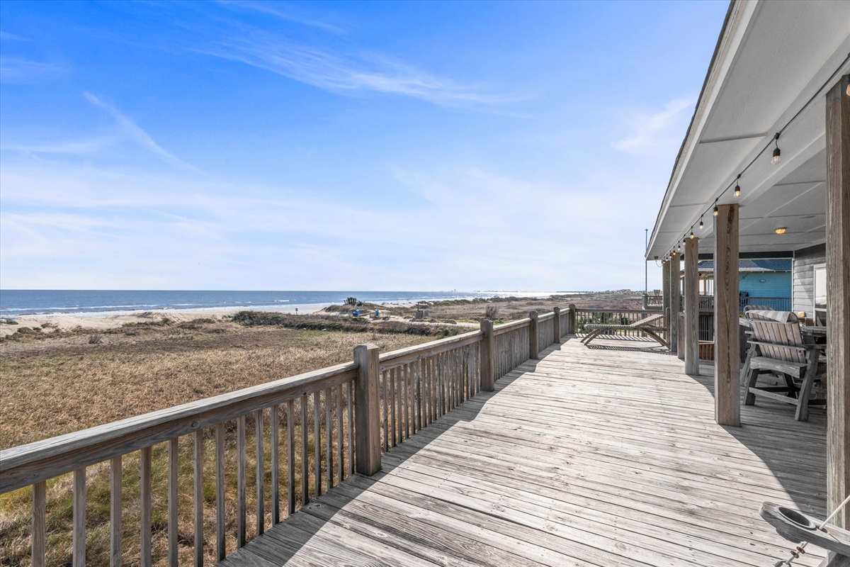 1ac872fb16404a0e8baf69df6e3f6edb Large | Beachhouse | Texas | TX | Vacation Homes | Galveston | Crystal Beach | Kokomo | Breezy Days | Beachfront Elegance | Sunrise Serenity | Southern Sands Property Management, LLC