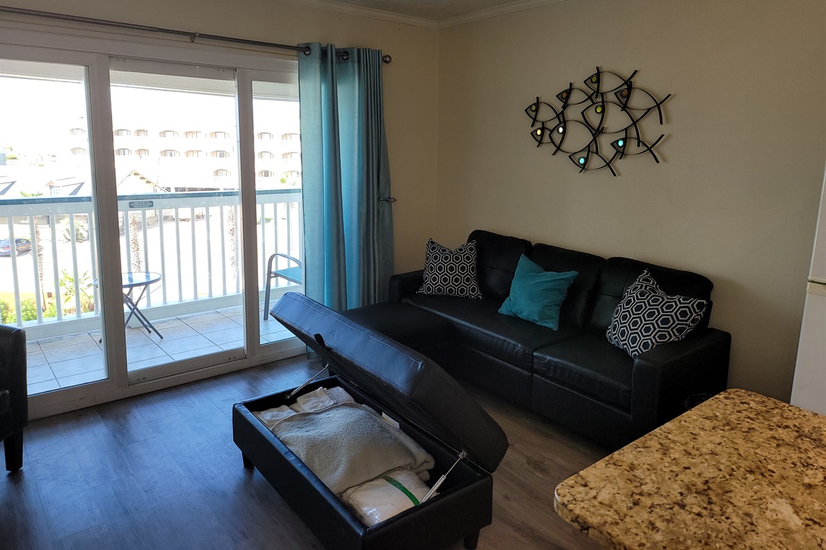 Gone Coastal 376 Team Mamo Realty, Inc.