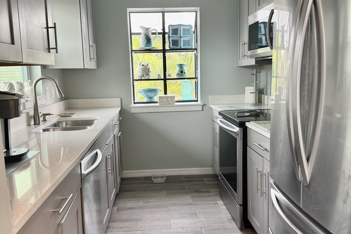 Great kitchen with everything you will need.