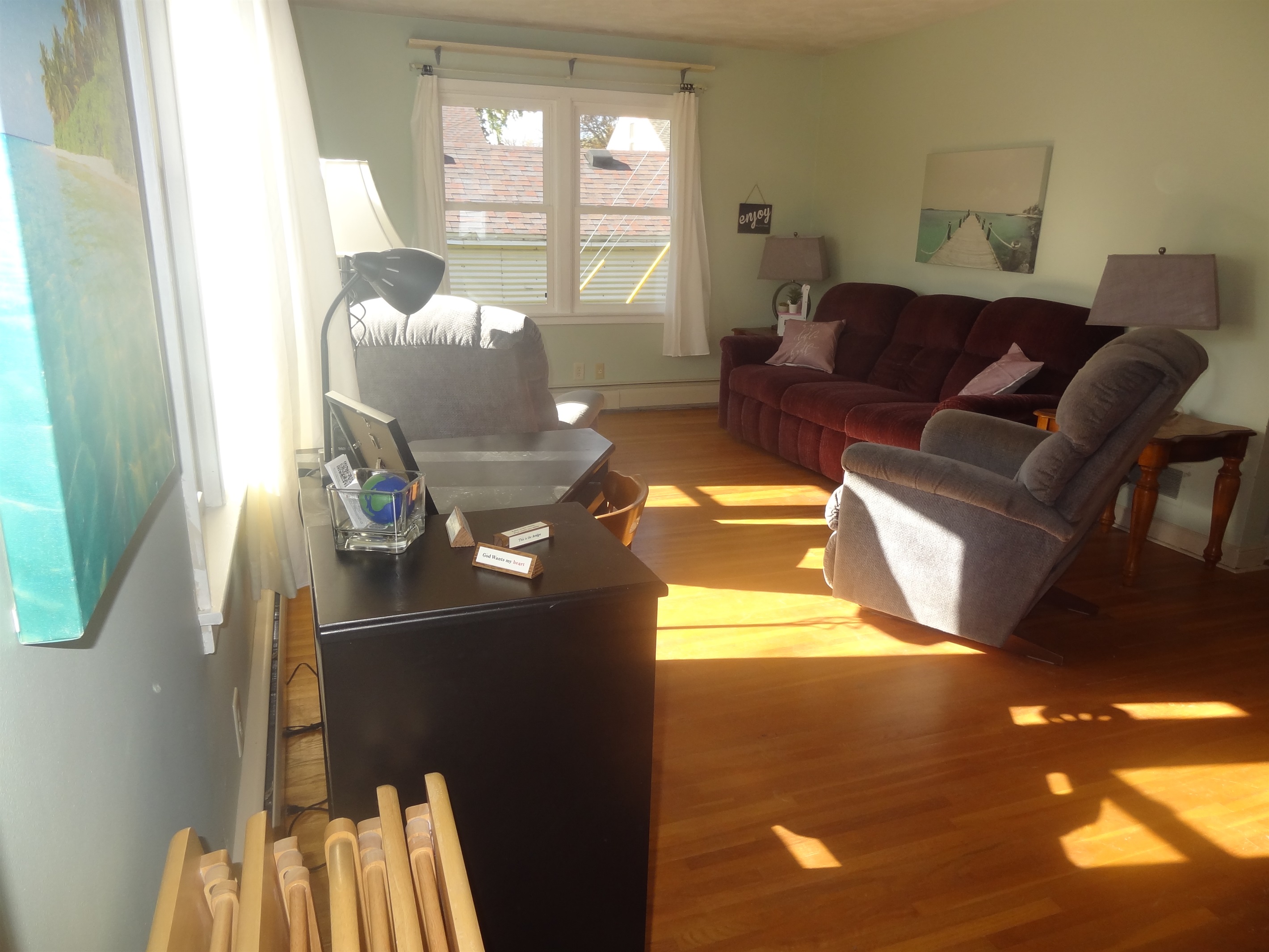 Full size couch, 2 recliners, Roku smart TV, laptop work space