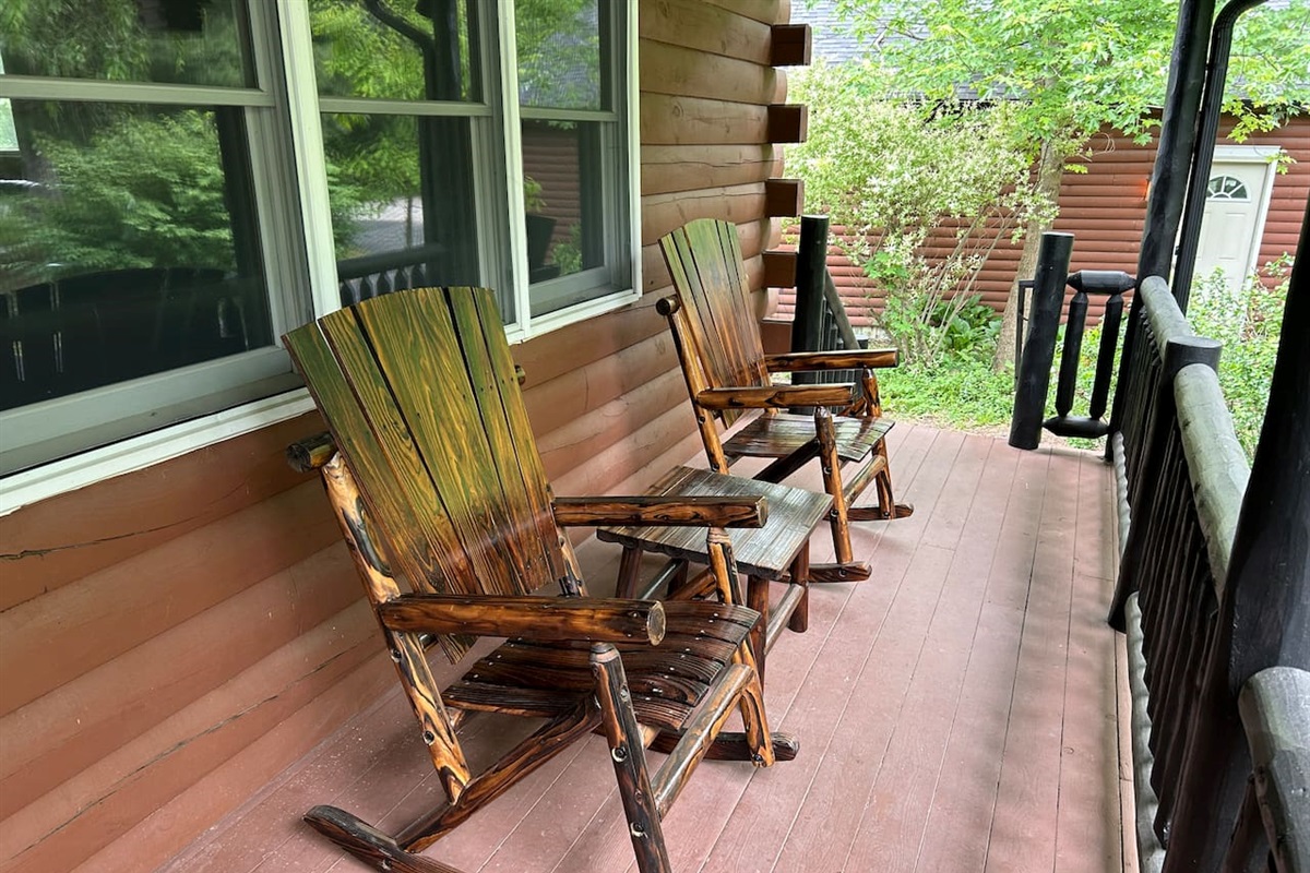 Enjoy drinking your coffee while relaxing on the front porch of the cabin. This is another great place to enjoy listening to the birds and watching deer. 