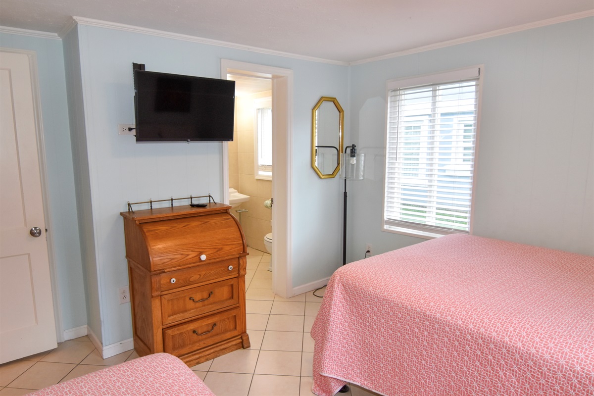 1 Queen & 1 Twin in 2nd Bedroom