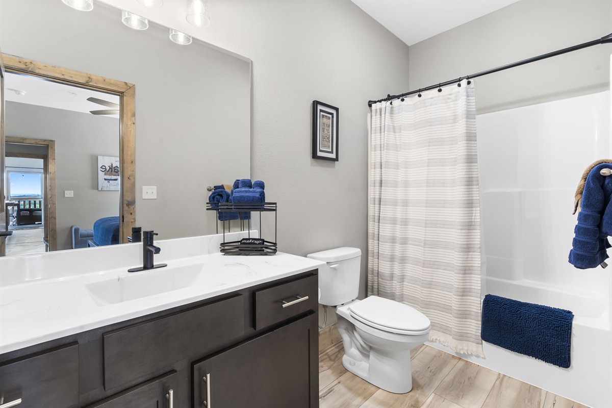 Queen bedroom #1 bathroom with shower/tub combo
