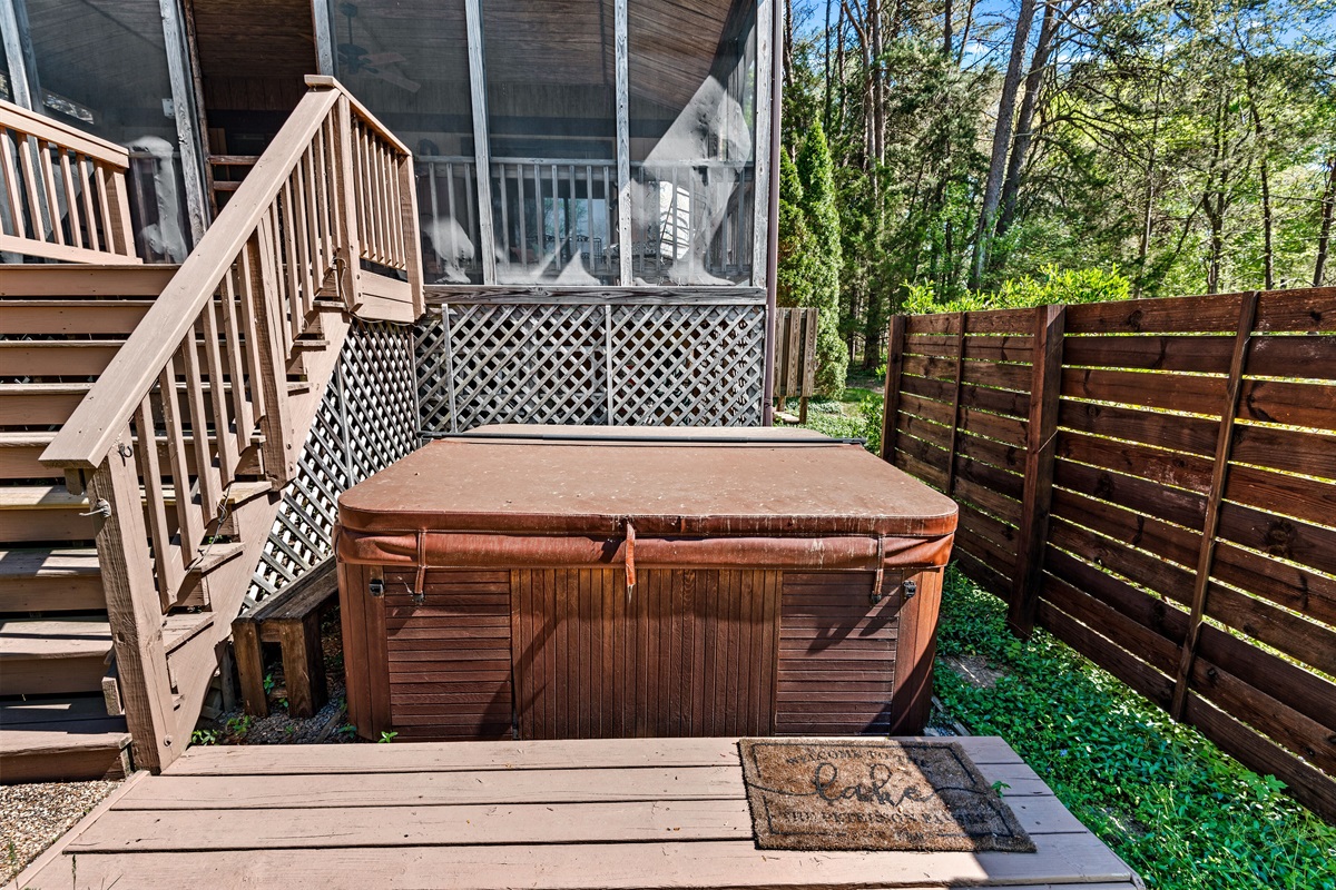 Outdoor spa tub