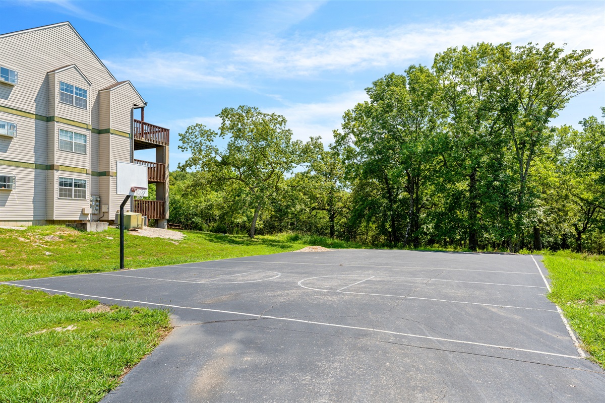 A great spot to shoot a few hoops and let the kids burn off energy between adventures.