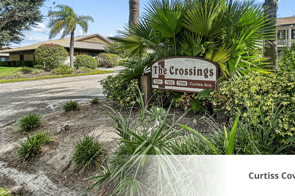 The Crossings Complex