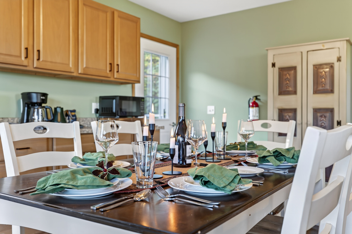 The kitchen and dining area. The table seats 6.