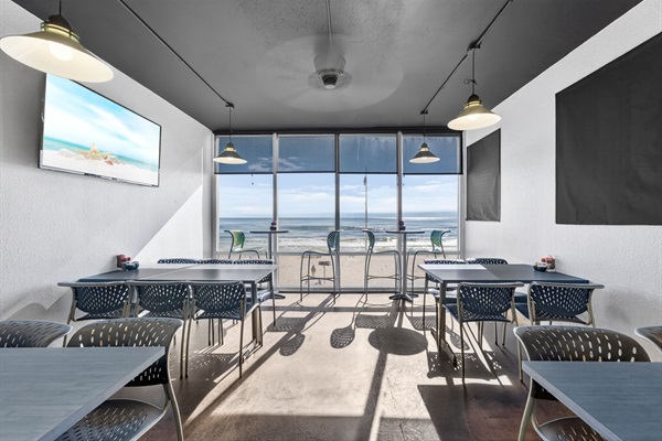 Onsite Waves Bar & Restaurant