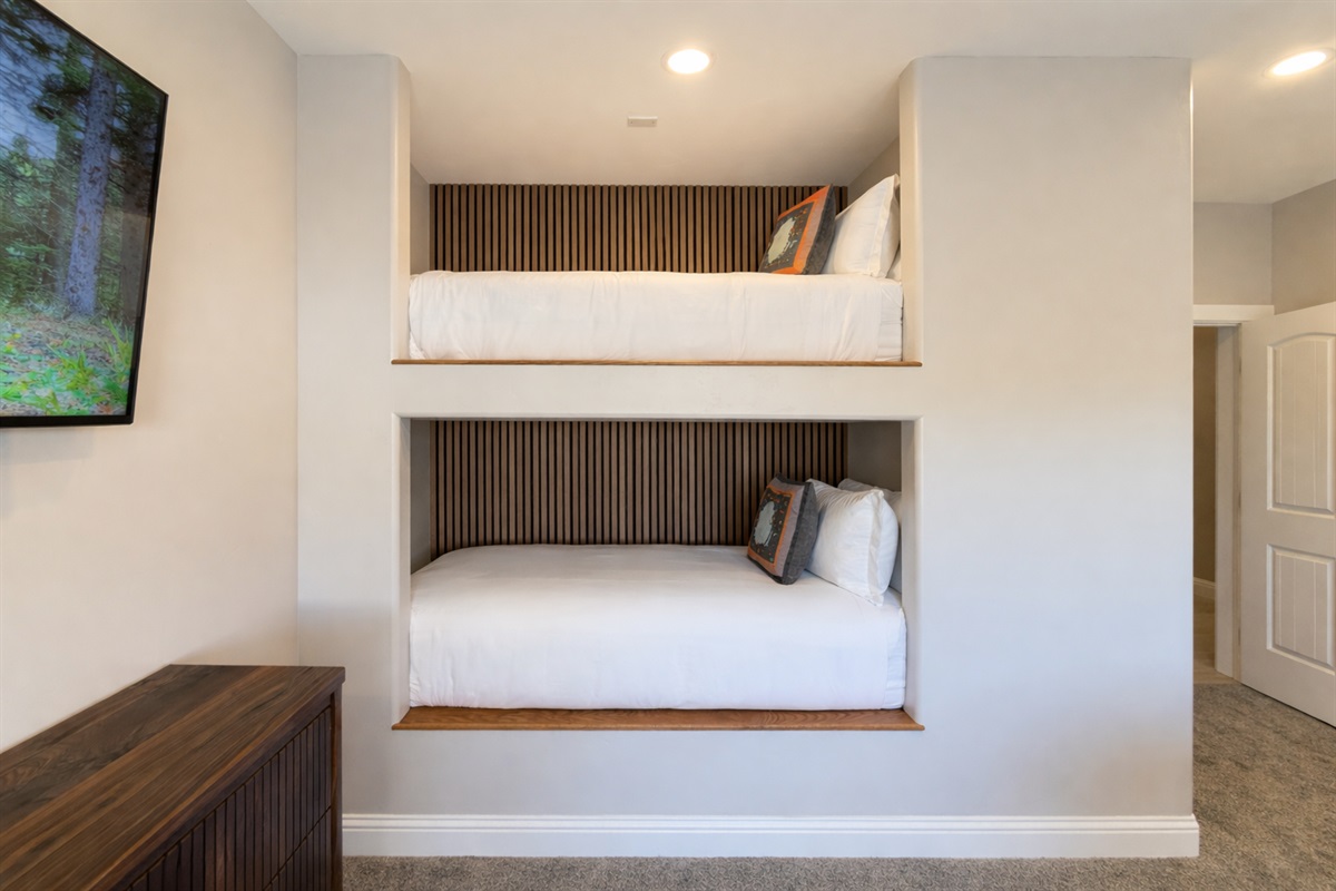 Guest Suite 5- XL Twin bunk