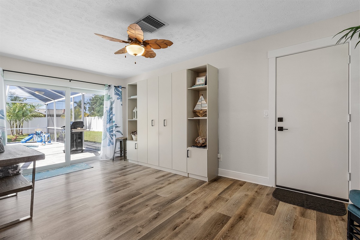 Flex 3rd bedroom with Full murphy bed