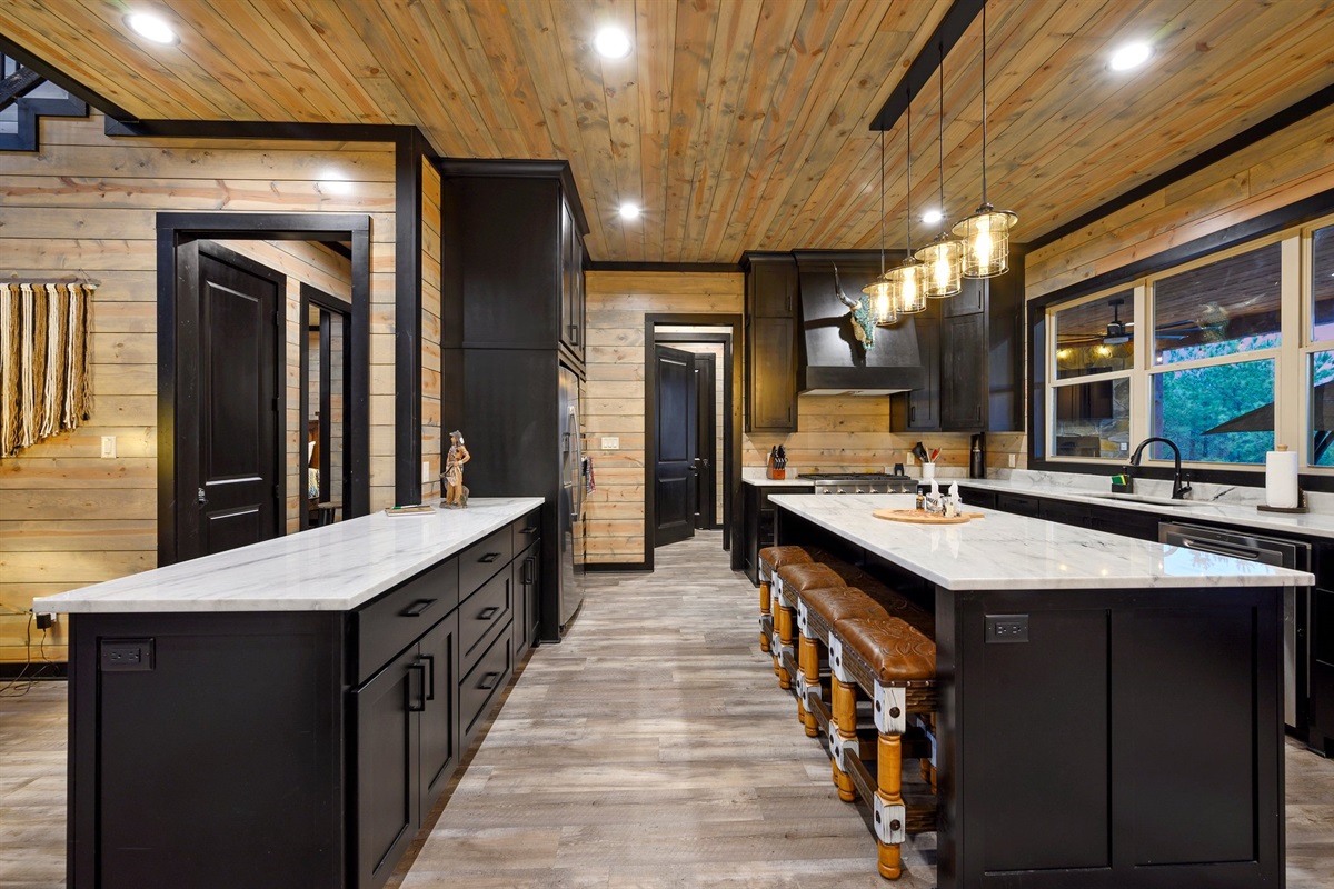 Gorgeous chef&rsquo;s kitchen stocked with everything you need to prepare any meal.