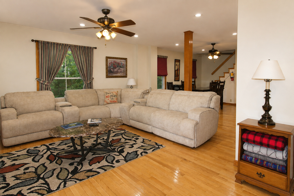 Living Room - lots of seating