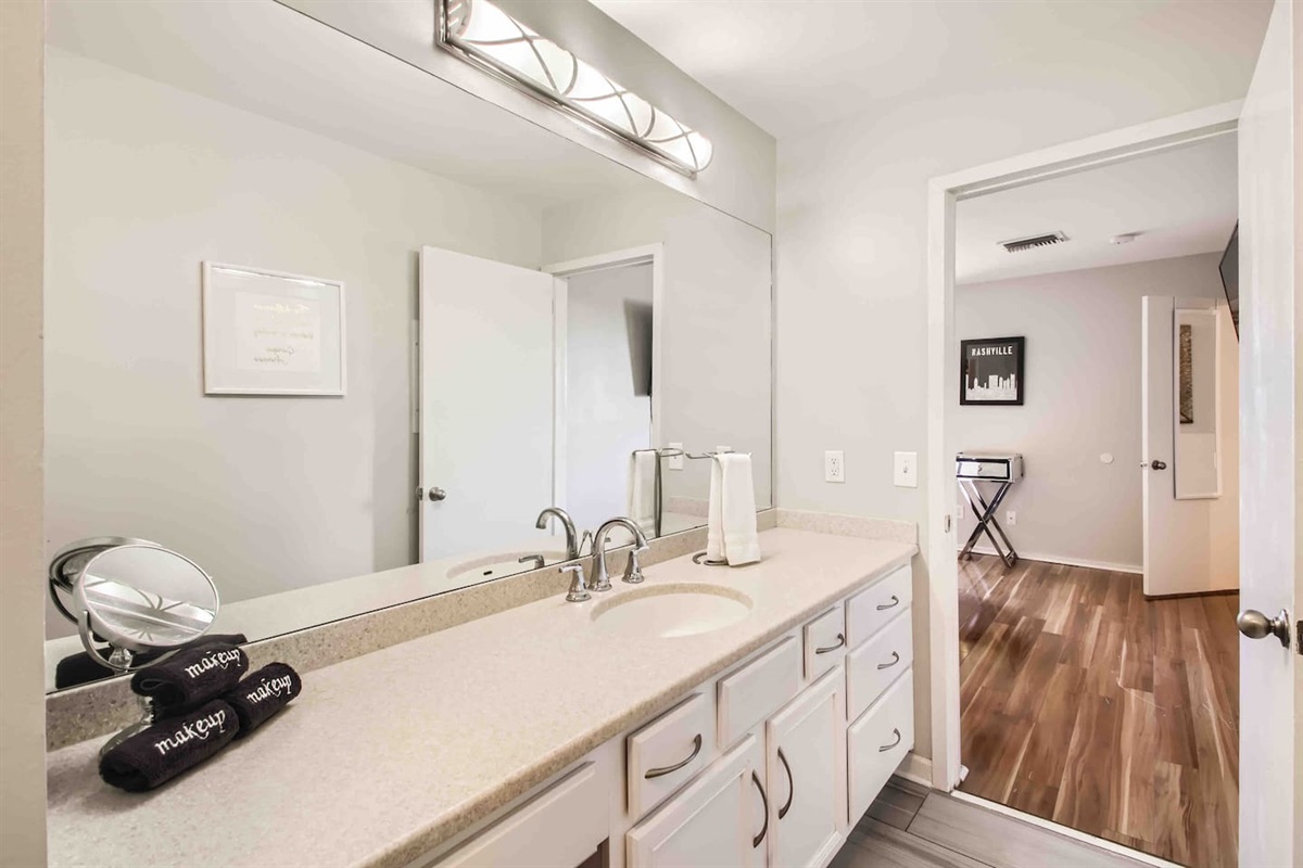 Large bathroom 