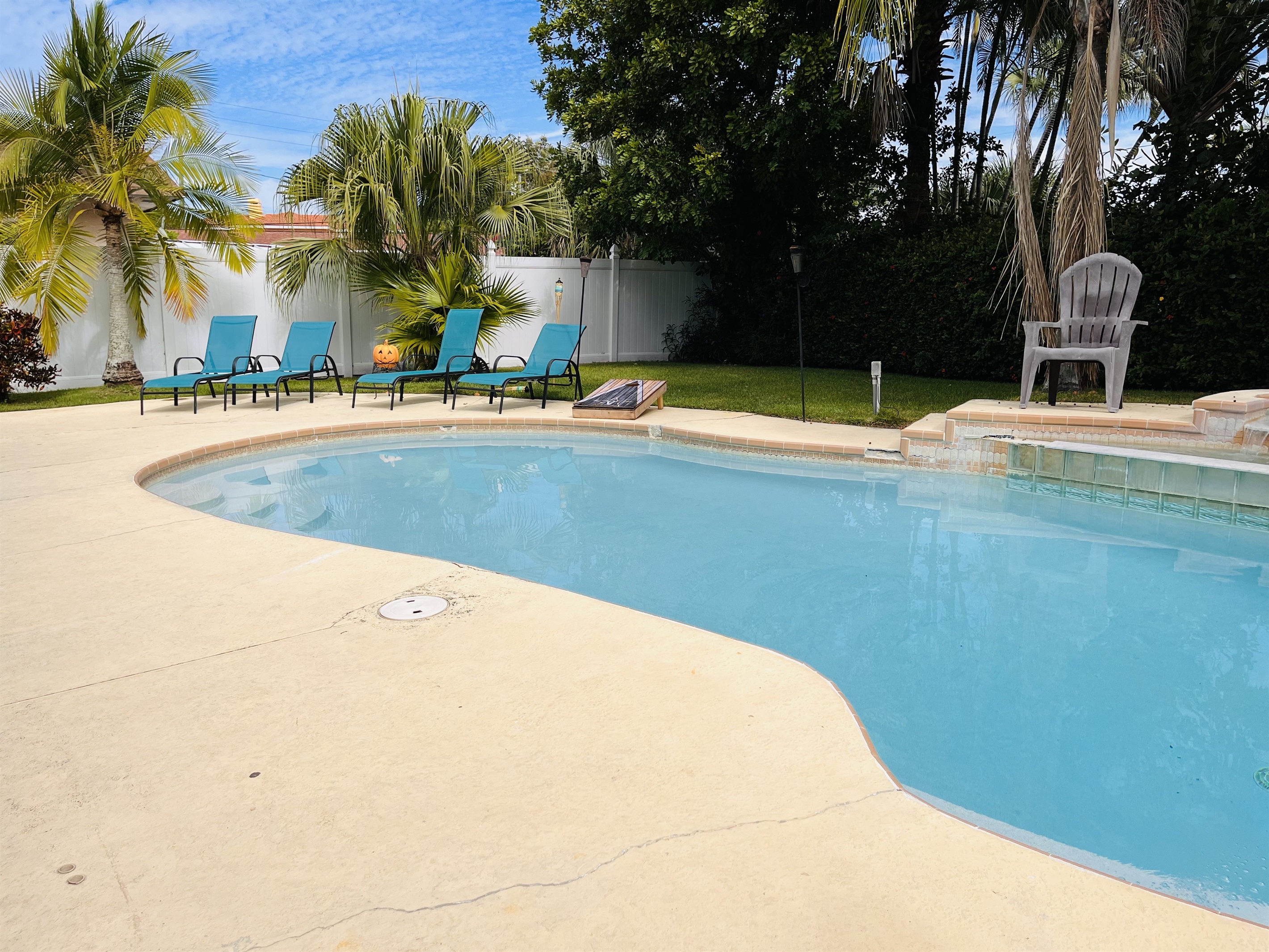 Walk2IRB/Gym/Pool/Games/Fun