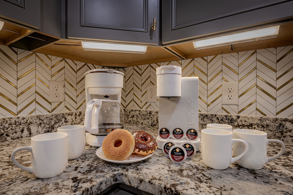 Enjoy a fresh brew on the granite countertops before heading out for a hike, with complimentary pods and mugs provided for your stay.
